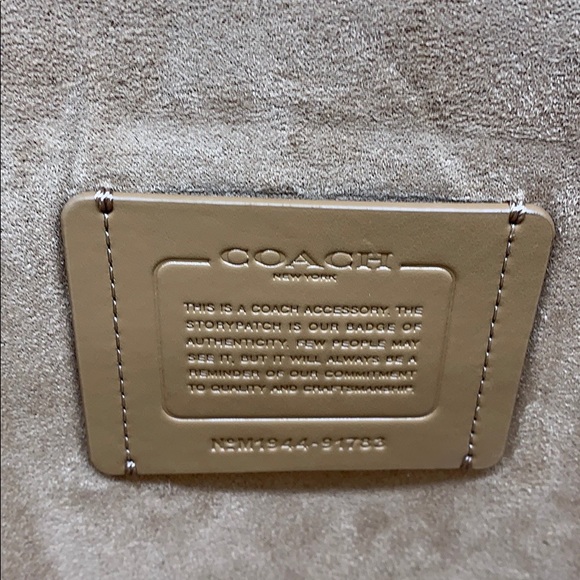 COACH Laptop Sleeve With Rose Bouquet Print - Picture 6 of 12